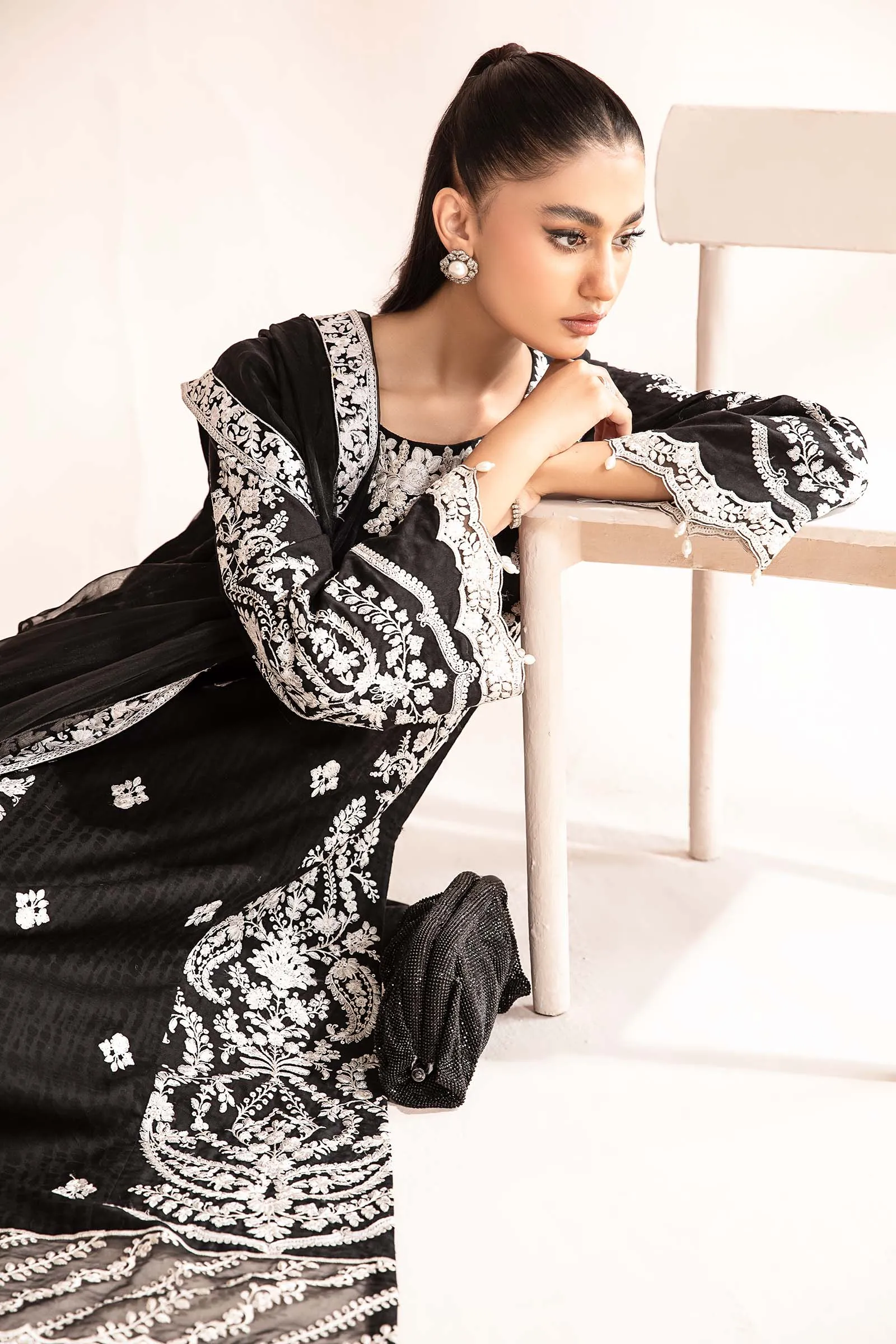 3 Piece Embroidered Self Jacquard Lawn Suit | DW-MN24-04