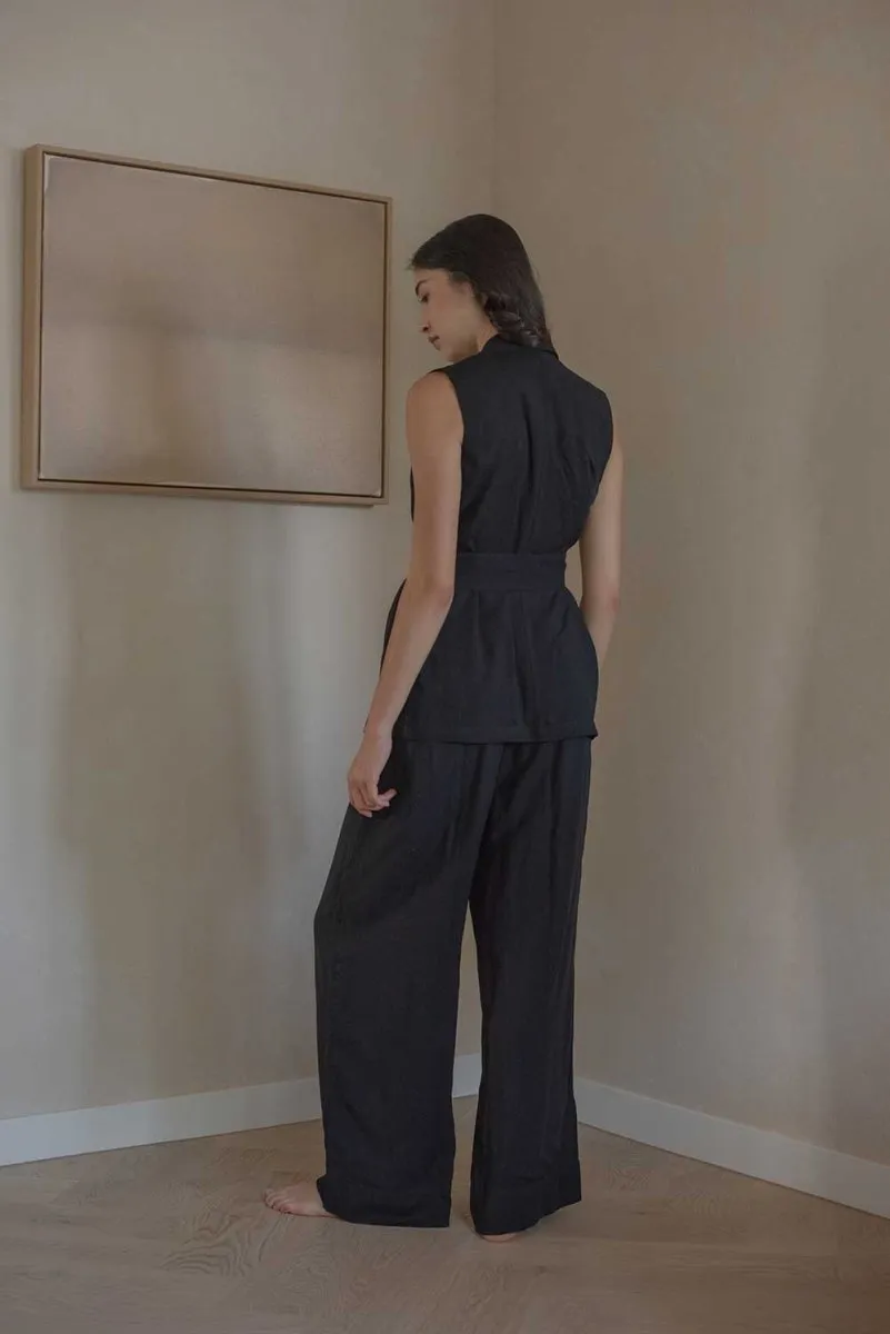 Elongate Elastic Pants in Black