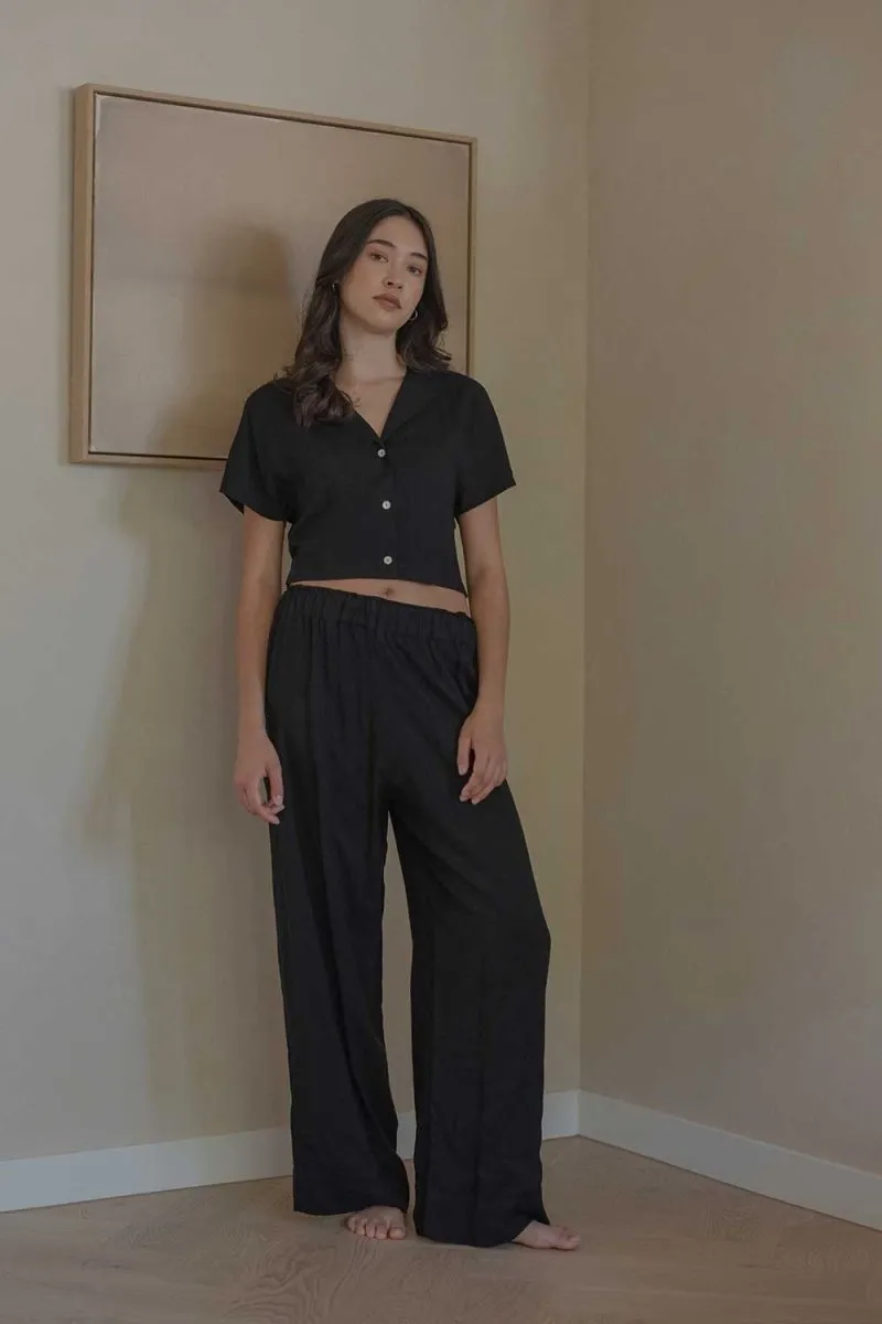 Elongate Elastic Pants in Black