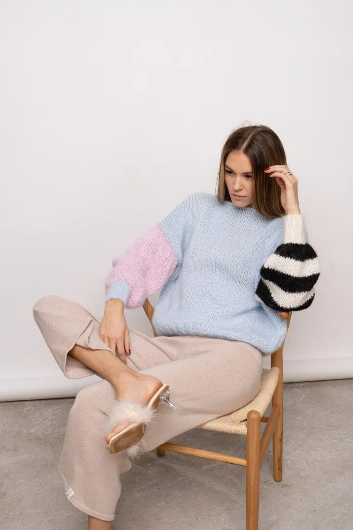 Fun Sweater Light Blue