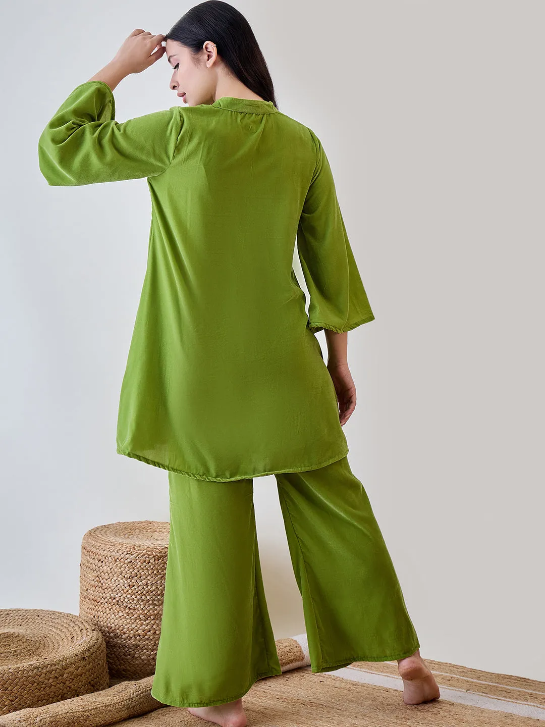 Green Solid Minimalistic Pyjama Set