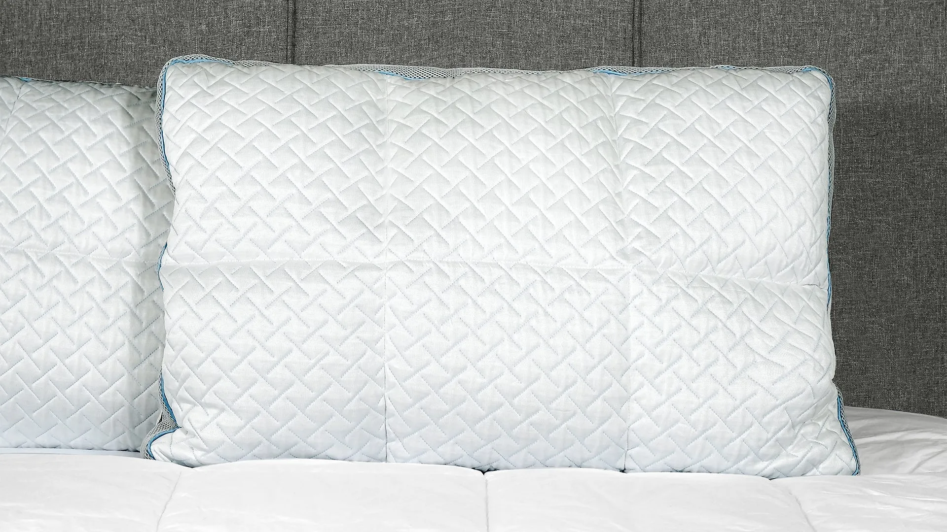 Sofi Sleep Deluxe Memory Foam Pillow