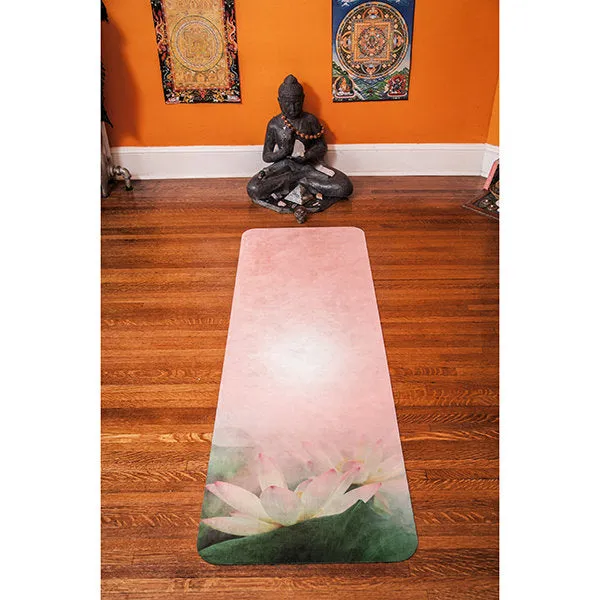 UTOPIAT's Altruistic Lotus - the premium eco yoga mat