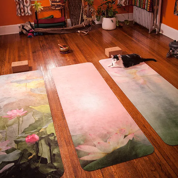 UTOPIAT's Altruistic Lotus - the premium eco yoga mat