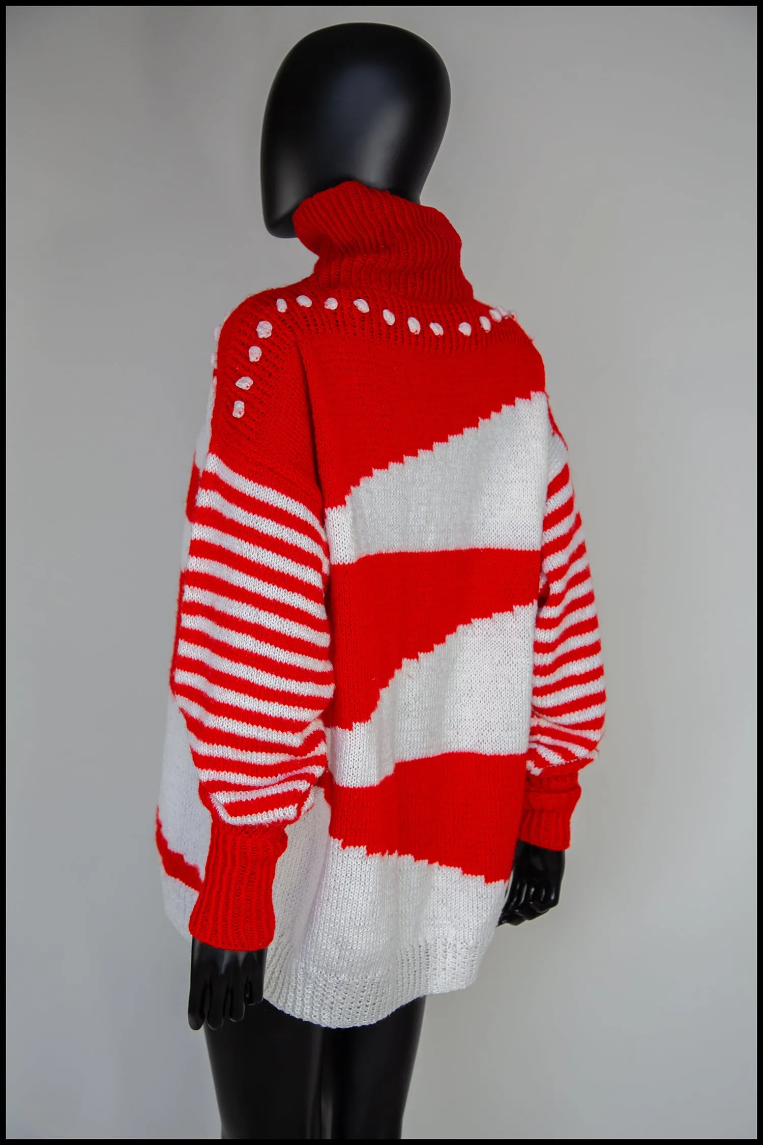 Vintage 1980s Red and White Hand Knit Sweater