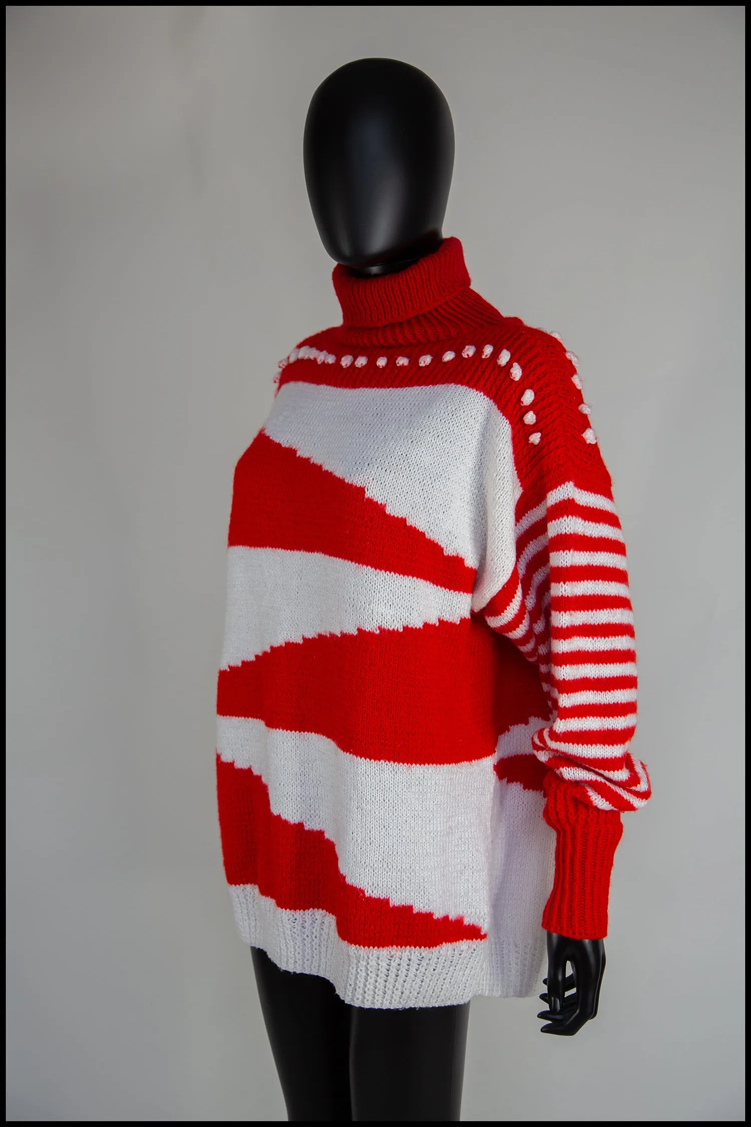 Vintage 1980s Red and White Hand Knit Sweater