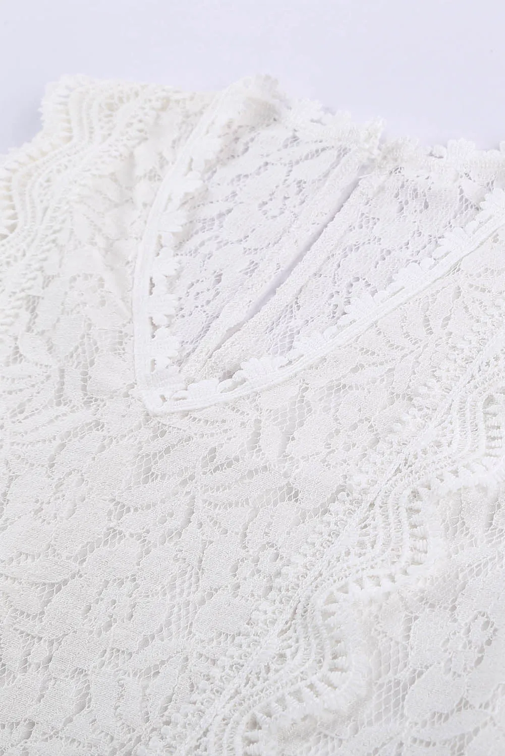 White V Neck Sleeveless Lace Top for Summer – Because You Deserve That Perfect Summer Vibe 🌞💖