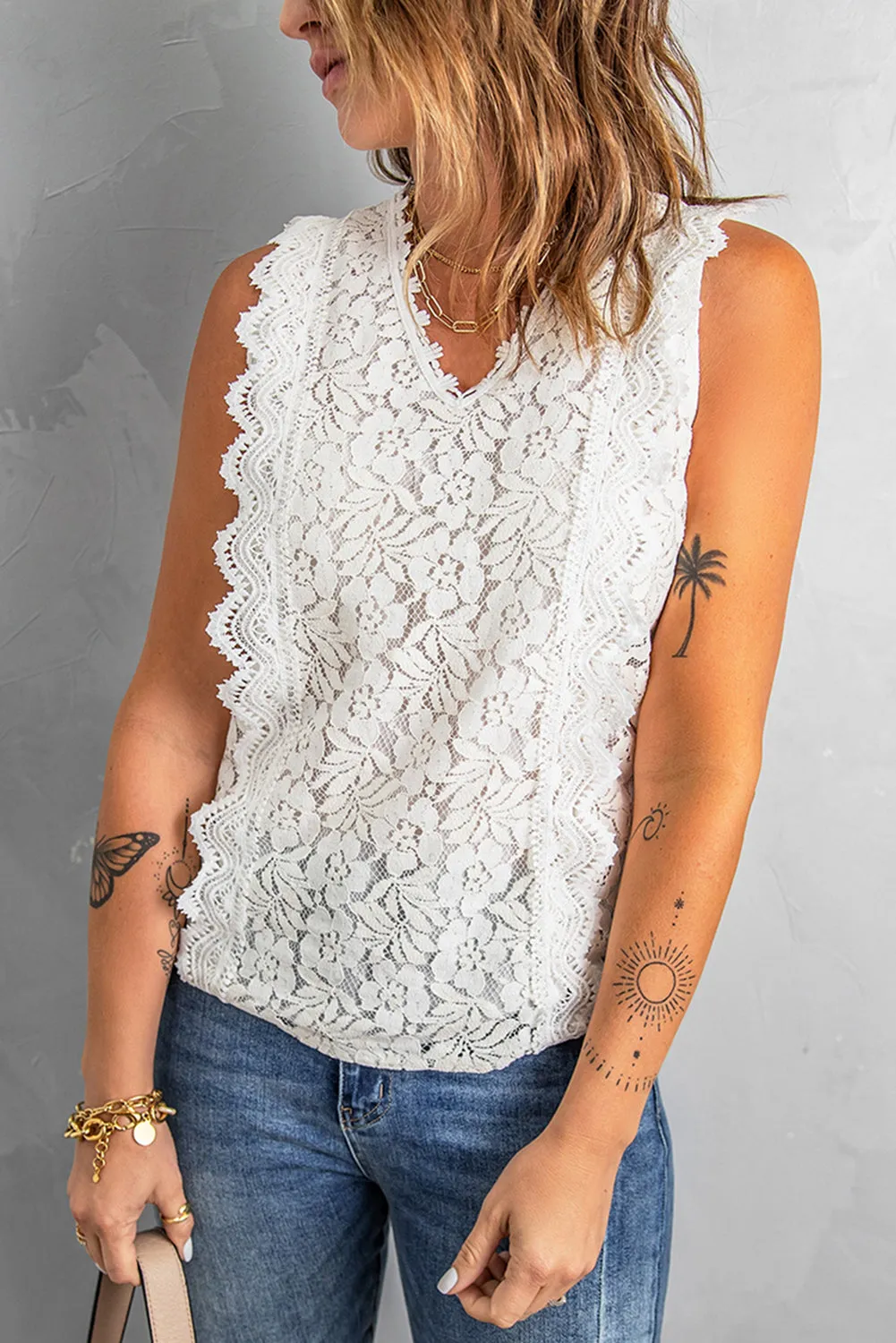 White V Neck Sleeveless Lace Top for Summer – Because You Deserve That Perfect Summer Vibe 🌞💖