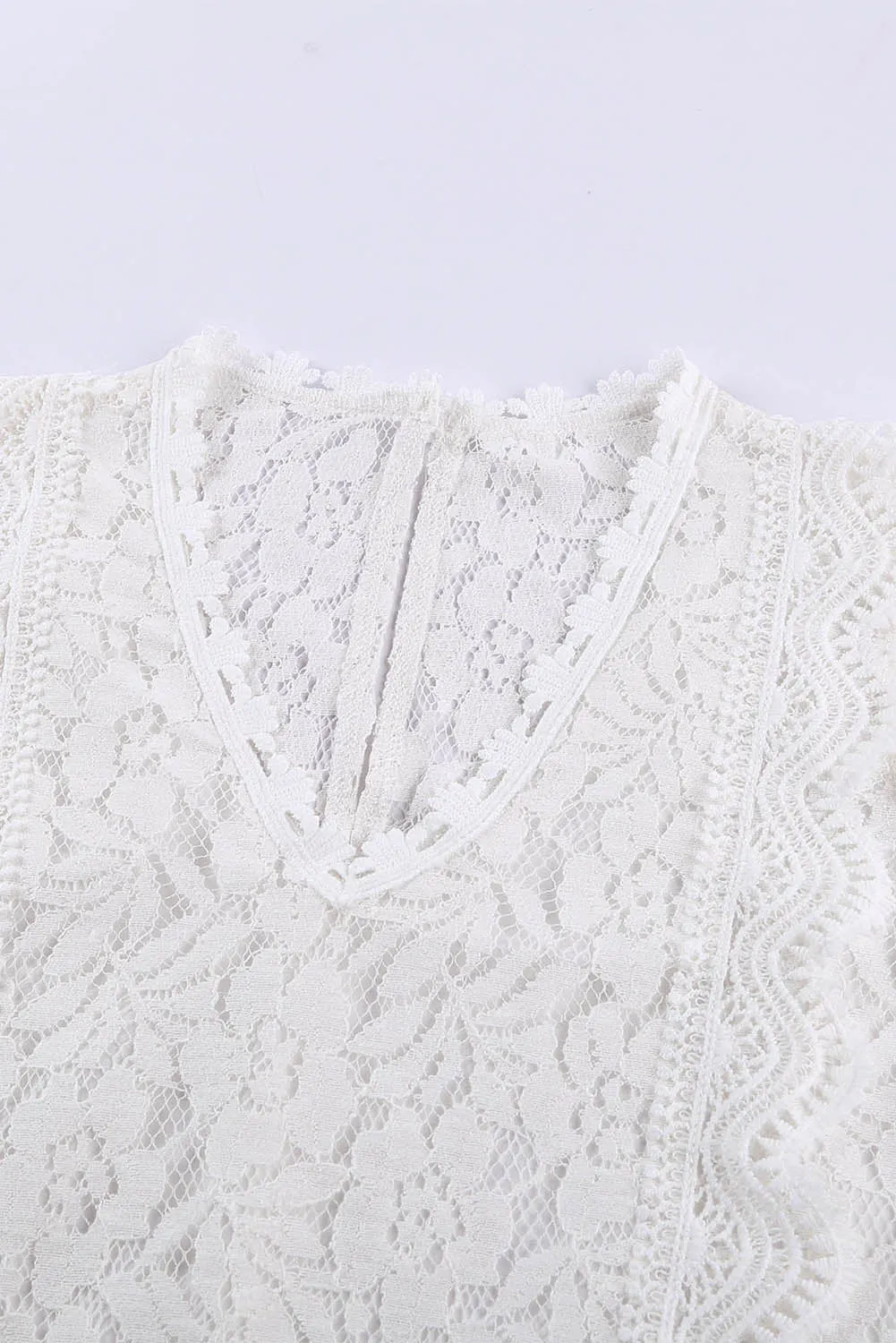 White V Neck Sleeveless Lace Top for Summer – Because You Deserve That Perfect Summer Vibe 🌞💖